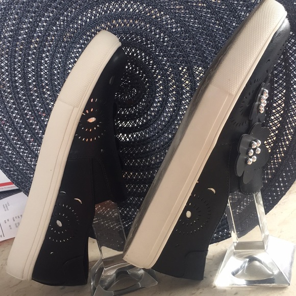 Nanette Lepore  “Whitney” slip on shoes. 8M - Picture 3 of 8